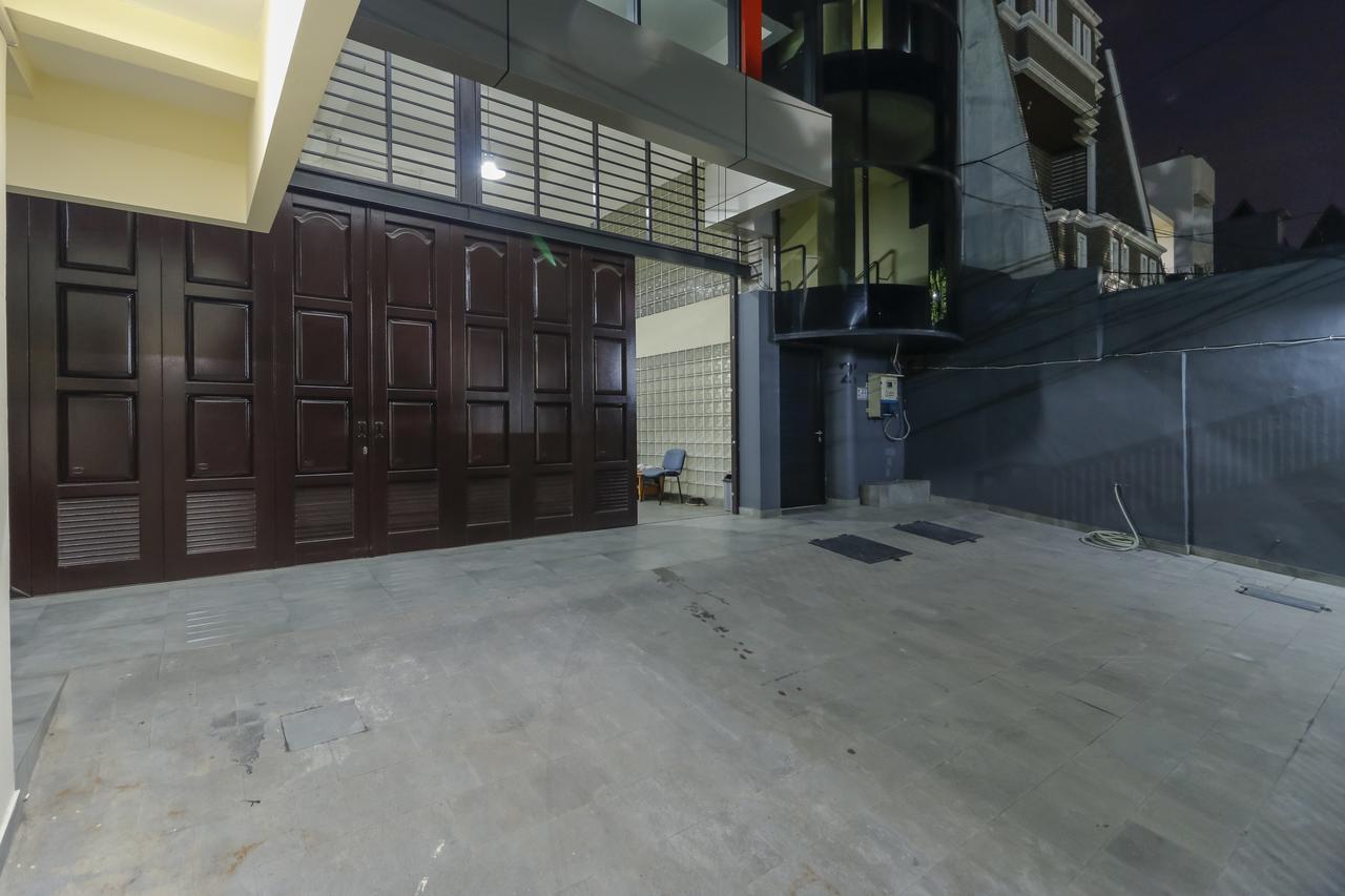 מלון ג'קרטה Reddoorz Near Harmoni Gajah Mada מראה חיצוני תמונה