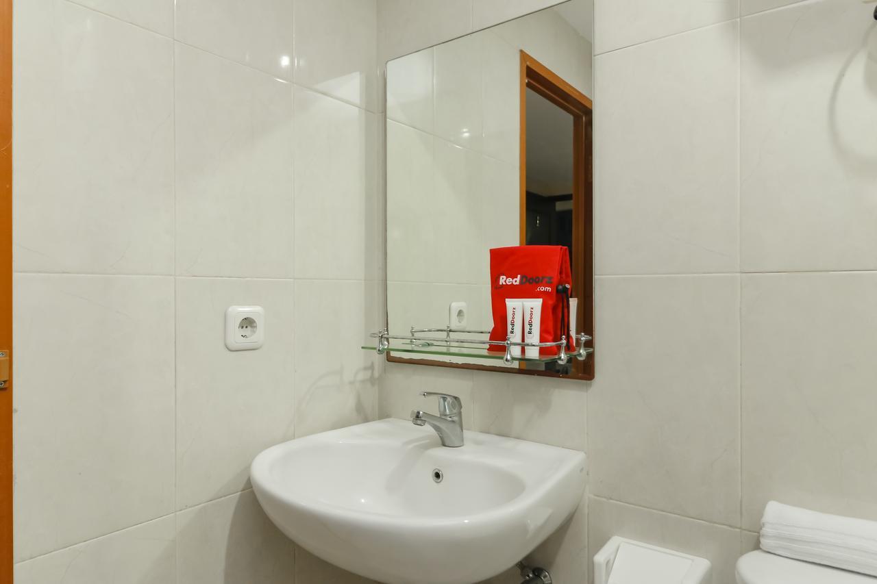 מלון ג'קרטה Reddoorz Near Harmoni Gajah Mada מראה חיצוני תמונה